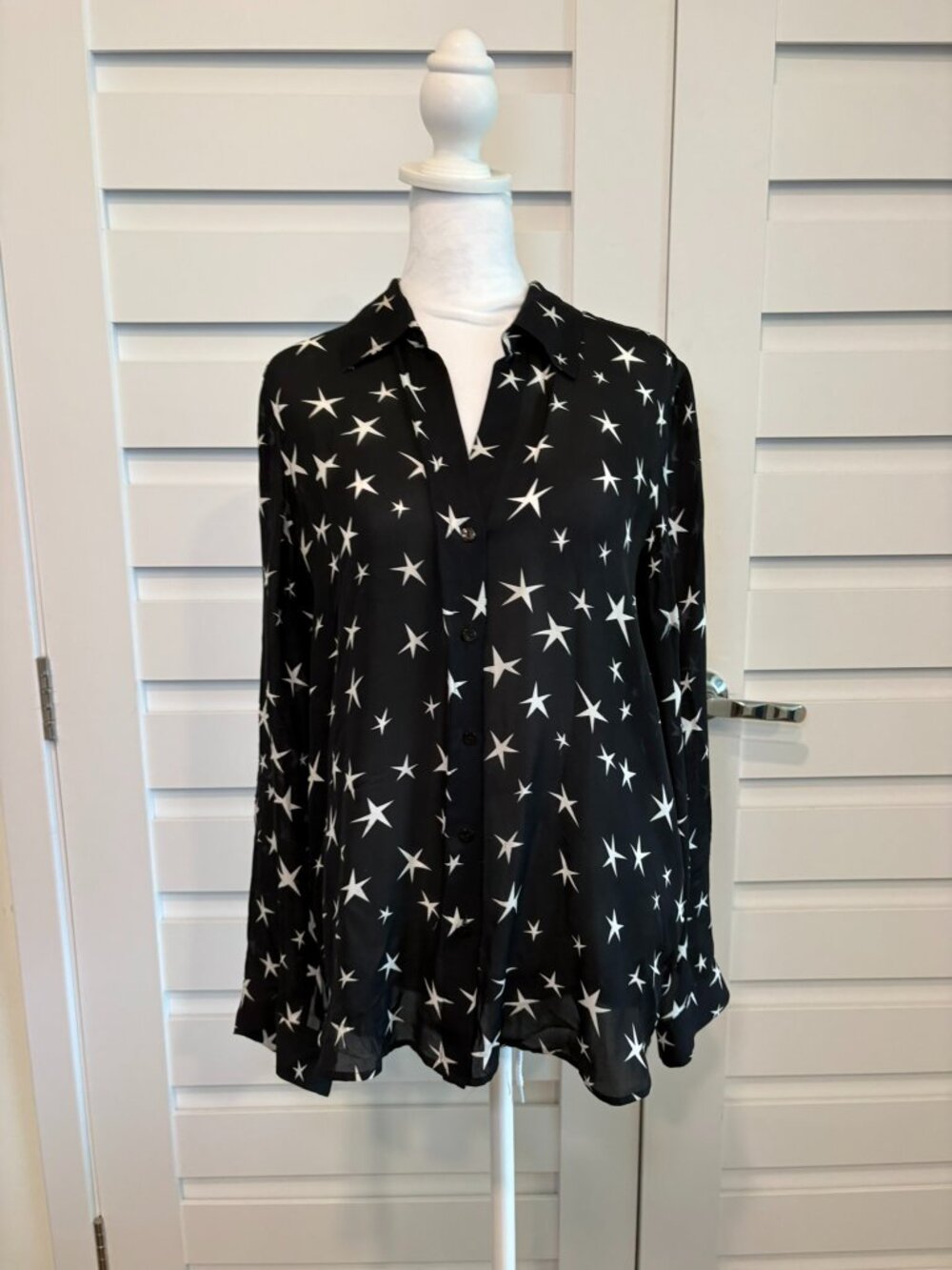 L'Agence Nina Star Print 100% Silk Button Down Blouse Black White M - Picture 4 of 11
